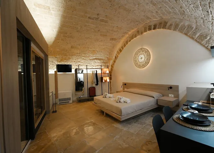 Myra Bed & 招待所 3*