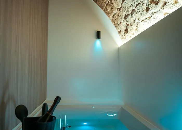 Myra Bed & 3* 巴里