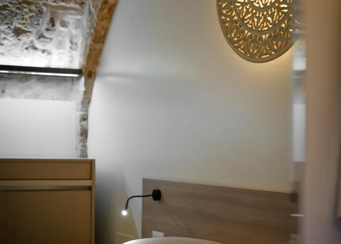 招待所 Myra Bed & 3*